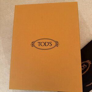 TOD'S SHOE BOX  plus dust cover